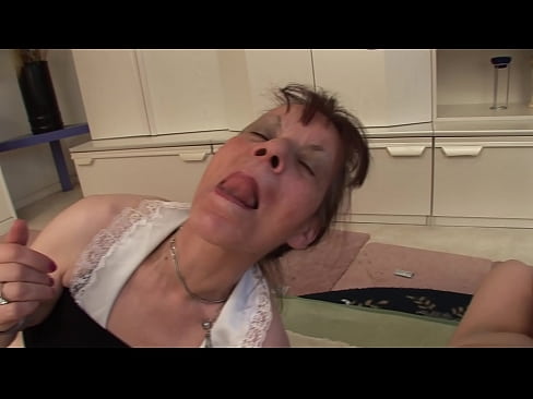❤️ Twee oumas en een oupa het 'n drietal Fokvideo by ons af.xxxdl.ru ❌